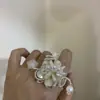 Diseño Original Vintage Estilo Francés Pequeño Anillo Flor de Encaje Tejido a Mano Anillo de Apilamiento de Perlas de Lujo Ligero para Instagram