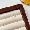 Pendientes Mínimos Geométricos Triangulares Redondos Asimétricos en Blanco y Negro con Aguja de Plata 925 para Niña Coreana