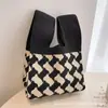 Ins Celebridad de Internet Bolso de Punto para Año Nuevo Bolso Chaleco Estilo Animal Lindo Bolso de Mujer Estilo Japonés y Coreano Versátil Bolso de Punto para Exteriores