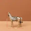 Caballo de guerra militar de latón puro, caballo de guerra del zodíaco, artículo antiguo vintage, decoración del hogar, mascota de té de escritorio, adorno de cobre artesanal