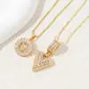 Colar Letra Inglesa Completo em Diamante Doce de Rocha Popular para Jardim de Infância Conjunto de Flores Letras de Cobre com Zircônia Banhado a Ouro Real Lote