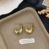 Pendientes Geométricos Metálicos en Forma de C Estilo Europeo y Americano para Mujer, Estilo Minimalista y Fresco, Pendientes de Diseño de Alta Gama