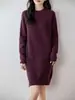 Vestido de malha feminina puro lã gola redonda, novo para outono/inverno 26, vestido base de manga longa espesso de sete agulhas com fenda lateral