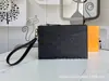 Fornecimento Transfronteiriço de Alta Qualidade de Novos Porta-Cartões Multi-Slots, Bolsas de Pulso, Porta-Cartões Modernos e Populares em Estoque