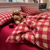Juego de ropa de cama de cuatro piezas de gasa de doble capa estilo minimalista clase A para maternidad, amigable con la piel para dormir desnudo, sábana y funda de edredón, juego de tres piezas para dormitorio de estudiante