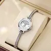 Reloj de Mujer Pequeño de Lujo Ligero Elegante para Mujer Pulsera Pequeña y Exquisita Reloj de Cuarzo Elegante de Gama Alta para Mujer