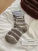 25 Calcetines de Mujer Rayados de Burbuja Nuevos de Otoño e Invierno Estilo Coreano Calcetines de Felpa Estilo Preppy Estilo Miu Etiqueta de Tela Calcetines de Media Pantorrilla Calcetines de Moda