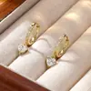Brincos Versáteis Diários em Forma de Coração e Pera com Moissanita Banhados a Ouro 14K Brilhante para Mulheres, Clipe de Orelha Geométrico da Moda para o Dia a Dia Atacadista