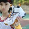 Zapatos de baloncesto para niños con hebilla giratoria transpirable de moda, zapatos de entrenamiento antideslizantes de malla para adolescentes, zapatilla de malla para niños medianos y grandes