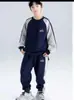 Conjunto de sudadera personalizado para niños, nueva colección de otoño, elegante atuendo de dos piezas con diseño de patchwork, conjunto deportivo casual para niños mayores
