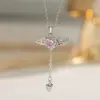 Colar para Mulheres com Design de Borboleta, Estilo Puxa-Fácil, Nicho, Luxo Leve, Sensação de Alta Qualidade, Acessório Versátil, Estilo Tendência de Luxo Leve