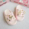 2024 Chanclas de Agujero de una Palabra Princesa Dibujos Animados Nuevo Estilo Cadena Mariposa Verano Niñas Chanclas Playa Antideslizantes