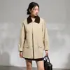 Gabardina de Trabajo para Mujer con Cuello de Pana de Color Contrastante, Nueva Colección Otoño 2026 Estilo Granja Vintage Holgada de Longitud Media