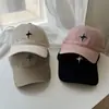 Gorra de Béisbol Suave con Bordado de Logo Pequeño Coreano para Hombres y Mujeres, Estilo Retro Japonés Versátil de Moda con Visera Ancha y Corona Profunda, Gorra para el Sol