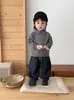 Elegante suéter de punto con botones y cuello para niños estilo coreano, suéter suave y acogedor para bebé de primavera y otoño, ropa versátil para usar como capa interior