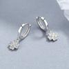 Pendientes de trébol de cuatro hojas frescos de plata de ley 925 para mujer, nuevos pendientes de moda de estilo sencillo, joyería con personalidad y temperamento.