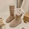 Sapatos de algodão quentes com veludo plus, botas longas de uso duplo para mulheres baixinhas, novo estilo 2026, outono e inverno, sola grossa, aumento de altura, botas de neve