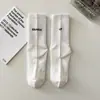 Calcetines con letra P para Mujer Calcetines de Algodón a Media Pantorrilla Estilo Otoño/Invierno Calcetines Deportivos para Hombre con Pantalones de Tiburón Pantalones de Yoga Calcetines Largos para Pareja