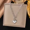 Pulsera Simple de Corazón Transfronteriza Europea y Americana para Mujer Moda Ins Elegante Simple Forma de Corazón de Durazno Estudiantil Aleación