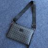 Nova Bolsa Transversal Bolsa de Ombro Masculina 2024 Nova Bolsa Envelope Versátil Pequena Bolsa Transversal Bolsa Masculina 8 Polegadas Meninos