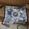 Lenço de Seda Retrô 70cm para Mulheres Moda Europeia e Americana Estampado Lenço Quadrado Pequeno Turbante Lenço de Cabeça Multifuncional Prendedor de Cabelo Atacado