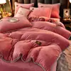 Luxo Leve Qualidade Materna e Infantil Espessado Veludo Leiteiro Conjunto de Quatro Peças Inverno Anti-Estático Forrado com Lã Cobertura de Colcha Veludo Coral 3 Roupa de Cama