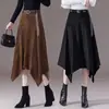 Falda irregular de corte A en color marrón melardo para mujer, nuevo estilo de otoño, de cintura alta, estiliza, con caída, versátil, falda de longitud media