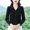 Foto Real de Nuevos Tops de Manga Larga Estilo Otoño 2025, Camisas Elegantes de Lunares que Reducen la Edad, Camisas de Talla Grande para Mujer