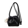 Bolsas de Moda Transfronterizas 2025 Nueva Bolsa de la Suerte de Moda Bolso Cubo con Cordón Bolso Cruzado de Cuero Suave Plegado Elegante de Nicho