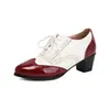 26 novos estilos de sapatos femininos brogue com cadarço, estilo europeu e americano, para primavera/outono, com blocos de cor na tonalidade flor queimada, salto médio robusto, tamanhos 40-43, sapatos de exportação