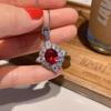 Colar com Pingente de Diamante Cor Brilhante Tesouro Anel Aberto Vermelho Pombo Azul Zircônia Design Luxuoso Versátil Corrente Clavícula Pingente