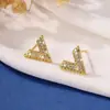 Estilo Moda Coreana Textura Microincrustado Zircônia Letra V Brincos Femininos Transfronteiriços Mais Vendidos Ins Tendência Luxo Leve Brincos de Alta Qualidade