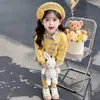 Conjunto de cuadros con bloques de color y corbatín estilo coreano para niñas, atuendo de dos piezas de moda nuevo para primavera y otoño 2026 para niñas pequeñas