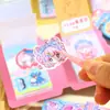 Diversión para Vestir con Vestiditos: Libro Silencioso de Collage Creativo DIY con Atuendos de Personajes Versión Q, No Requiere Cortar