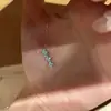 Collar de trébol de cuatro hojas con incrustaciones de diamantes azules para mujer, cadena para la clavícula, dulce y lindo, juvenil, elegante, de lujo ligero, nicho, sensación de alta gama