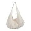 Bolsa de Ombro Única em Lona com Flor Vazada Feminina Grande Capacidade para o Trabalho Estilo Literário Versátil Bolsa Tote Verão 2026