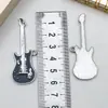 Accesorios para joyería DIY aleación de gota de aceite guitarra instrumento musical llavero transfronterizo colgante de collar pequeños regalos creativos