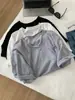Camiseta de bolsillo de cuello en V deshilachada estilo "old money" relajada para mujer, verano 2026, algodón copo de nieve, caída fluida, talla grande, top de manga corta que estiliza
