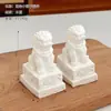 Par de leones de piedra Zhenzhai de celebridad de internet adornos de escritorio pequeños de cemento bestia divina guardiana de puertas en miniatura leoncito decoraciones de Año Nuevo