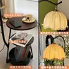 Lámpara de pie para sala de estar estilo vintage, mesita auxiliar pequeña con estante de almacenamiento junto al sofá, mesita de noche estilo francés para dormitorio con lámpara de mesa integrada