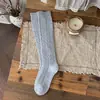 Sapatos, meias de algodão para panturrilha feminina, meias de lã grossas e quentes para outono e inverno, meias longas listradas com gola V estilo coreano em off-white