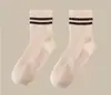 Meias de Algodão Color Block com Duas Listras Estilo Japonês para Outono e Inverno, Meias Modernas Estilo College, Meias Versáteis de Cano Médio Emagrecedoras para Mulheres, Estilo College Retrô