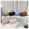 Nova Bolsa de Ombro Acolchoada Feminina, Outono de Alta Qualidade Tendência Versátil Elegante Pequena Quadrada Transversal