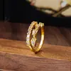 Anel Aberto em Forma de Cobra de Zircônia Estilo Europeu e Americano de Luxo Leve, Anel para Dedo Indicador de Ouro de Areia Vietnamita para Mulheres, Joia Elegante e com Retenção de Cor Duradoura