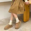 Nuevas botas de nieve versátiles 2026, forradas de felpa y engrosadas, de caña corta, tejidas, diseño de una sola pieza, suela gruesa, zapatos de algodón estilo Noreste para mujer, adecuados para usar al aire libre en invierno