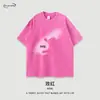 Camiseta Estampada Branca com Tinta Direta, Lavagem Pesada, Desgastada, Estilo Street Hip-Hop Vintage Americano, Corte Solto, Manga Curta, para Homens e Mulheres