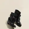 Estilo Urbano Vibe Cool~ Botas Curtas de Sarja Plissada Bico Fino para Mulheres 2026 Novo Modelo Botas de Montaria Martin Aumentadoras de Altura