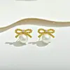 Brincos de Pérola Levemente Luxuosos Estilo Francês com um Design Fresco e Elegante de Laço para Mulheres, Adequados para o Trabalho e Versáteis para Meninas, Brincos para Atacado