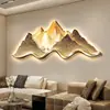 Pintura decorativa de sala de estar de luxo leve moderna com montanha Sentido de alto nível Atmosférico Paisagem Pintura de lâmpada de parede Sofá Fundo Pintura de parede