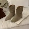 Botas Curtas Femininas 2026 Outono/Inverno Novo Estilo Cor Marrom Escuro Cor Café Cor Camelo Retrô Francês Bico Quadrado com Aumento Interno de Altura